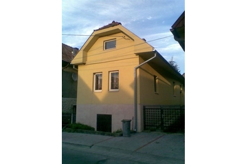 Słowacja Chata Zaważna Poruba / Závažná Poruba, Zewnątrz